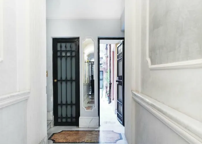 Apartment Condotti Rome